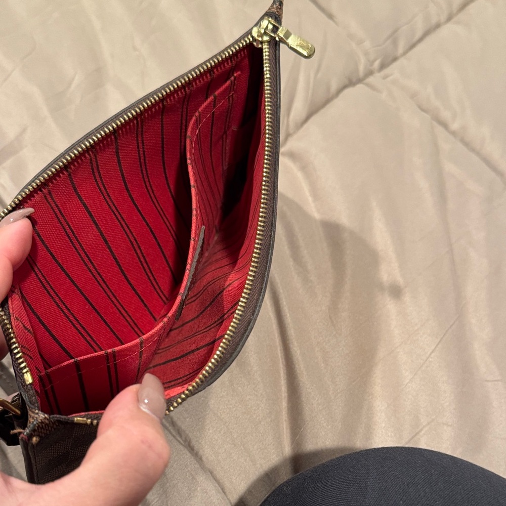 Louis Vuitton Damier Ebene Wristlet - Picture 5 of 6